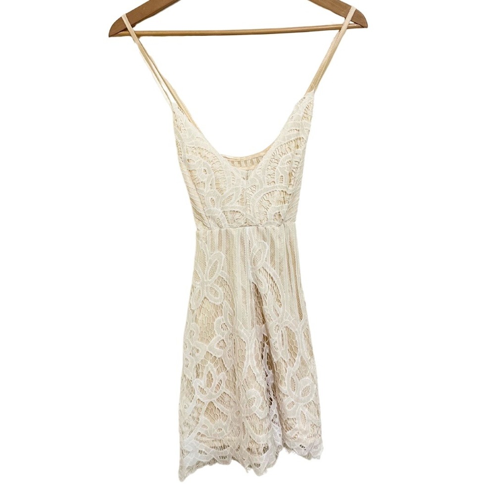 Champagne Satin Lined Cream Lace Scallop Hem Sleeveless Feminine Romper – S